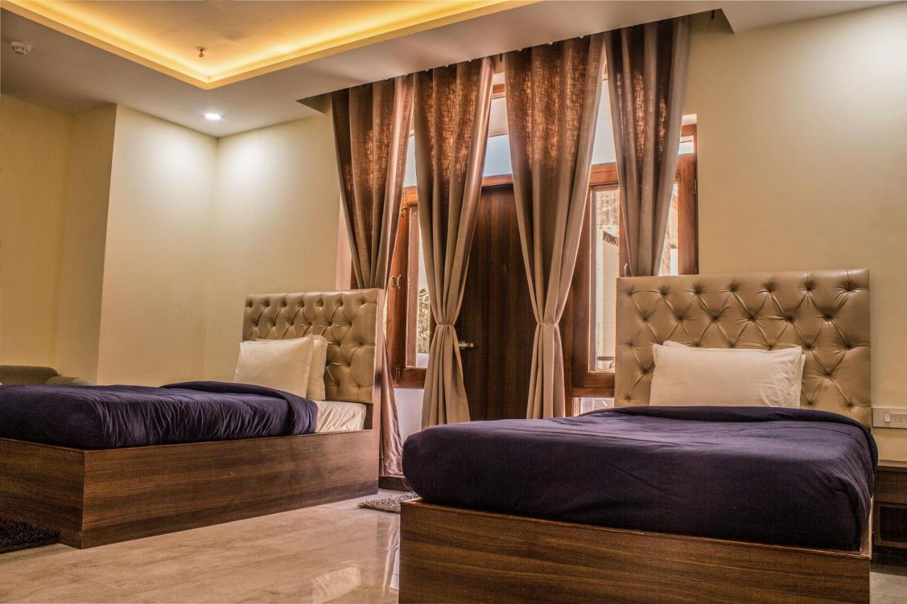 Hotel Lav Kush International Varanasi Exterior foto