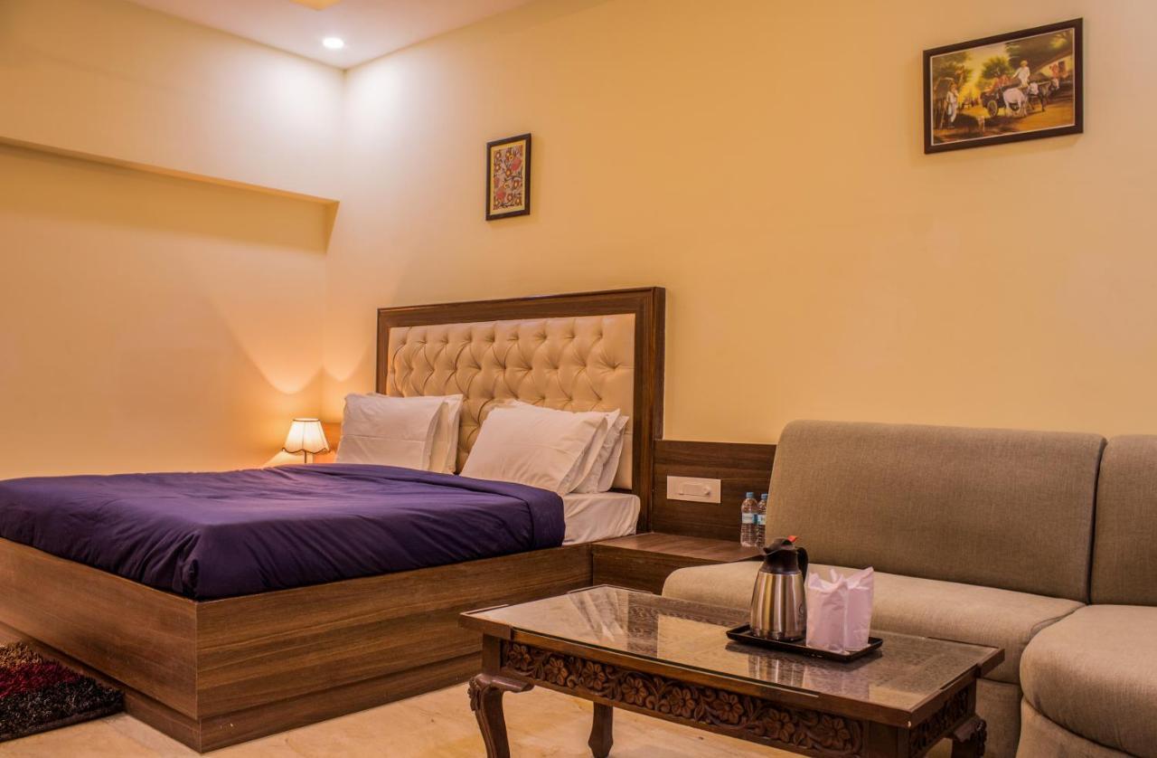 Hotel Lav Kush International Varanasi Exterior foto