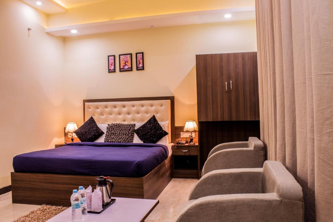 Hotel Lav Kush International Varanasi Exterior foto